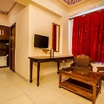Fabhotel Amer Heritage Resort