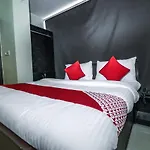 Oyo 15154 Hotel Rock On