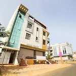 Oyo 37396 Q K Hotel