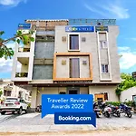 Fabhotel The Castle Homestay
