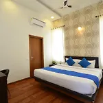 Hotel Sapphire World