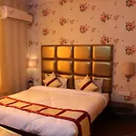 Hotel Meenakshi Palace