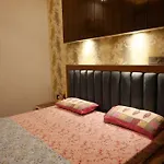Acorn Villa