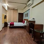 Hotel Nangis Pride