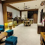 Platinum Nest By Ven A Casa- Home Stays
