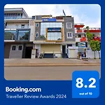 Fabhotel Pink City