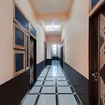 Spot On Hotel Pari & Cafe