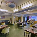 Hotel Empire Regency
