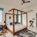 Stayvista\'S Kundan Villa - Pet-Friendly Villa With Sprawling Lawn, Outdoor Pool