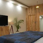 Art Cave Studio