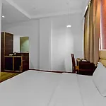 Collection O Hotel Karma Inn