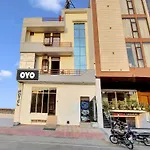 Collection O Metro View Mansarovar
