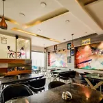 Hotel O Luxurs