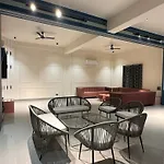 Grazio Outhouse By The Party Citadel, Premium 4Bhk Villa With Pool