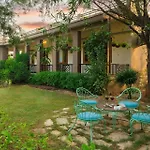 Stayvista\'S Wildwood Canopy - Forest-View, Pet-Friendly Villa With Lawn & Indoor-Outdoor Games