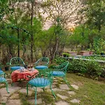 Stayvista\'S Wildwood Canopy - Forest-View, Pet-Friendly Villa With Lawn & Indoor-Outdoor Games