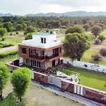 Stayvista At Talin Farms With Mountain View, Pool