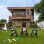 Stayvista At Talin Farms With Mountain View, Pool