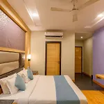 Hotel Aroma Residency