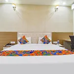 Fabhotel Cm Palace