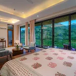 Artisav House