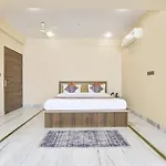 Fabhotel Pearl Square