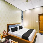 Hotel O Ma Karni & Restaurant