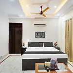 Hotel Supreme Stay
