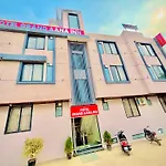 Hotel Grand Aana Inn