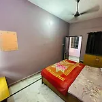 Chandra Guest House