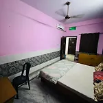 Chandra Guest House