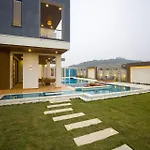 Stayvista At Priana - A Luxury Pool Villa With Jacuzzi & Gym