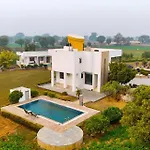 Stayvista At The Saket Farm With Pool, Bonfire