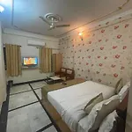 Spot On Yadav Guest House