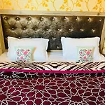 Experience The Vintage Charm - Private 3Bhk Flat In Jaipur