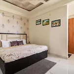 Stayvista\'S Regal By Aaj - City-Center Villa With Indoor-Outdoor Games, Terrace & Elevator