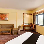 Super Townhouse Subhash Nagar Formerly Royal Palazzo