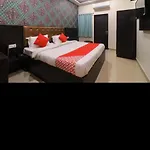 Aryan Vilas Hotel