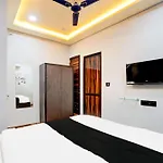 Hotel O Blue Moon