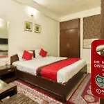 Oyo Premium Gopalpura Bypass