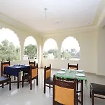 Oyo 9973 Hotel Green Valley