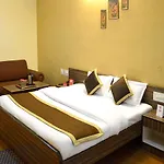 Oyo 6012 Hotel Rockwell