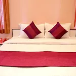 Oyo 6179 Hotel Aarjee Crescent