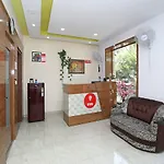 Oyo 10228 Hotel Chandramouli