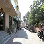 Oyo 10228 Hotel Chandramouli