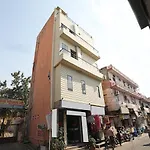 Oyo 10284 Hotel Transit