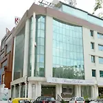 Oyo 6894 Hotel White Lily