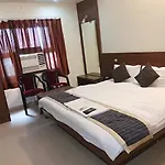 Hotel Radha Palace