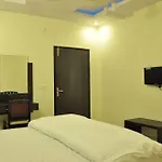 OYO 11754 Hotel Classic 7