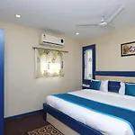 Oyo 10284 Hotel Transit